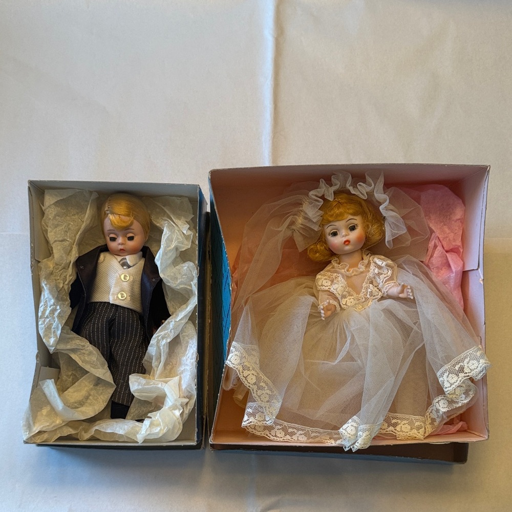 Madame Alexander 8" Bride and Groom #435 & #388 Collectible 1960's